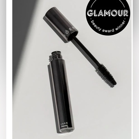 Cake Mascara in Black Noir by Roen - Picture 2 of 13
